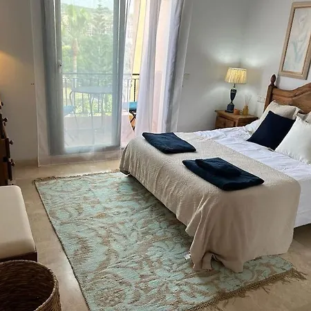 Spacious Duplex Families And Couples *