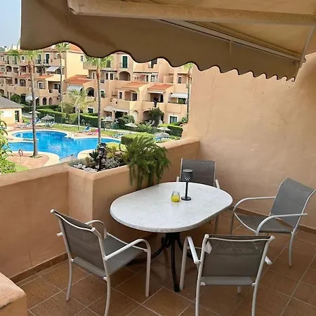 Spacious Duplex Families And Couples *